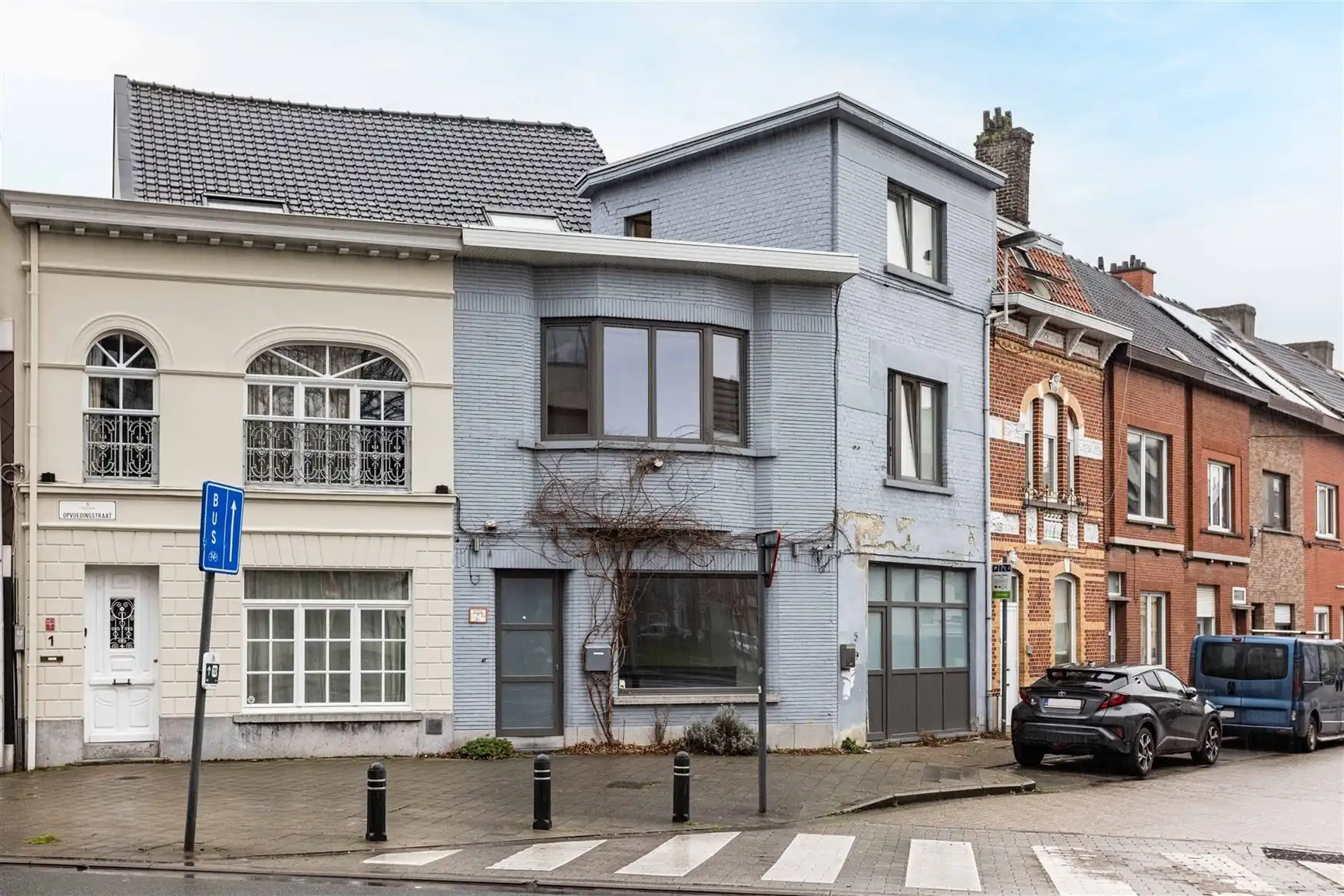 Instapklare woning met 4 kamers en koer in Gent foto 25