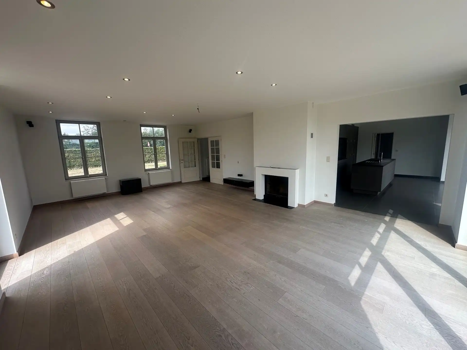 Klassevolle open bebouwing met 4 slaapkamers en prachtig landelijk uitzicht foto 5