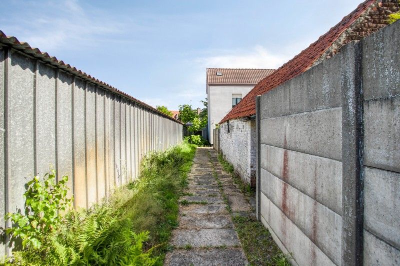 Gezellige woning met binnenkoer TE KOOP in het hart van Sint-Eloois-Vijve! foto 17