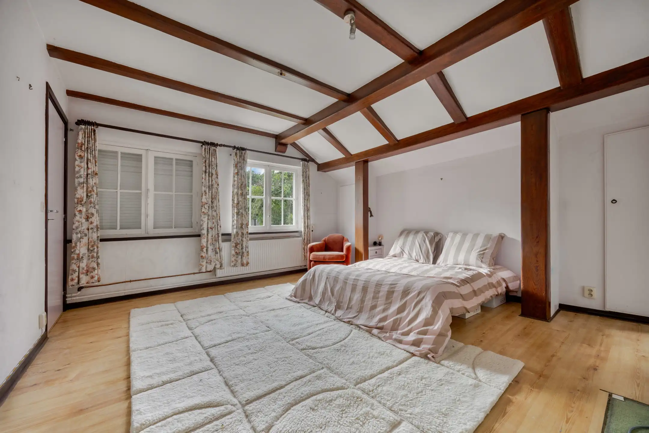 Te renoveren landhuis in groene wijk Hertebos foto 37