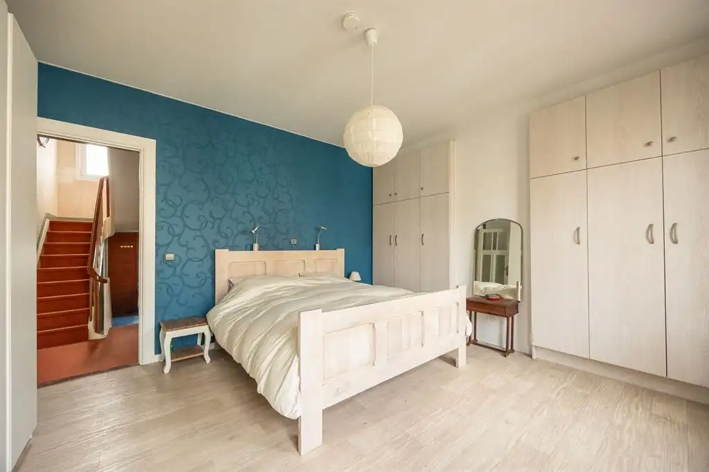 Ruime gezinswoning in rustige, residentiële buurt foto 17