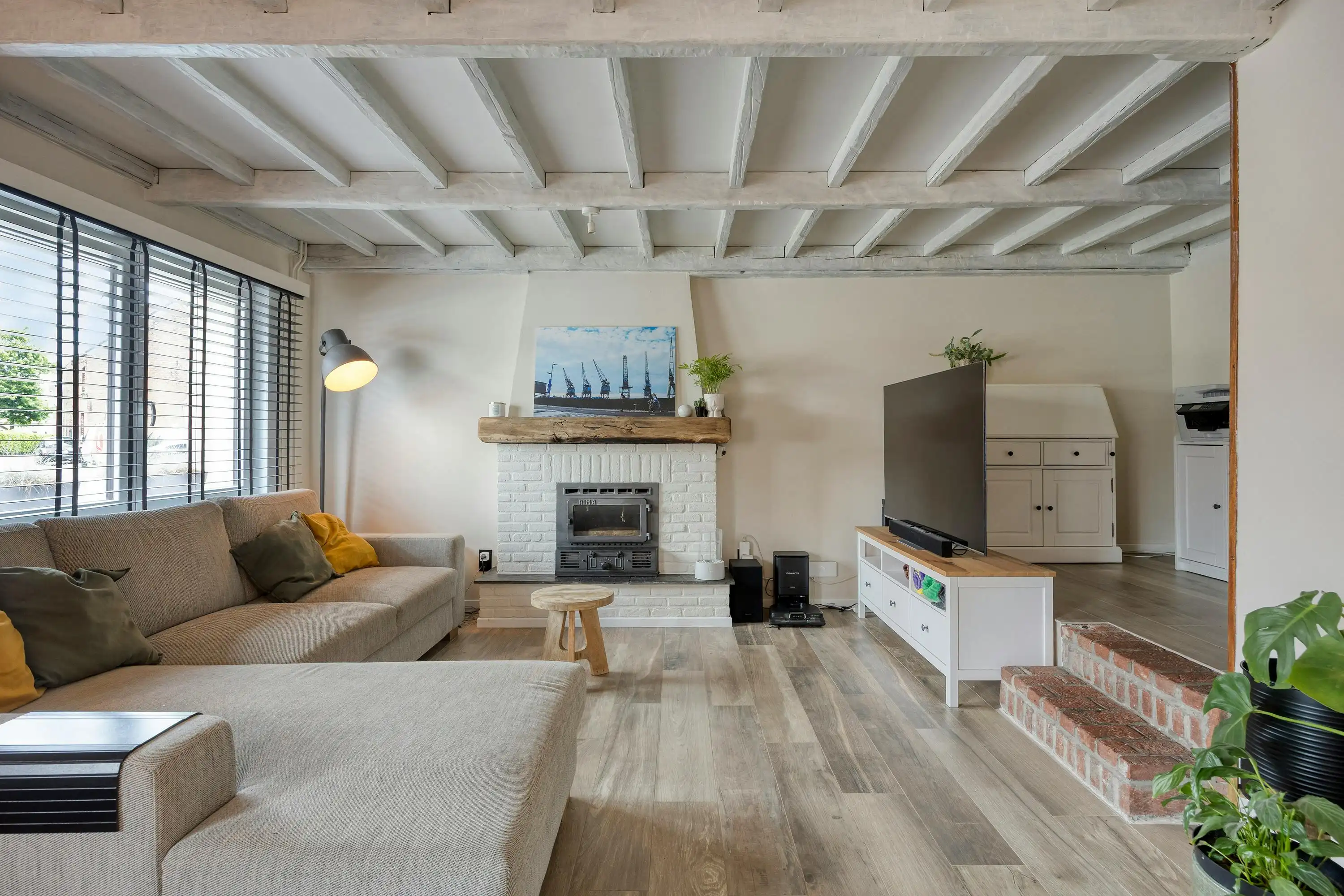 Instapklaar huis met grote tuin te koop in Zandvliet! foto 7