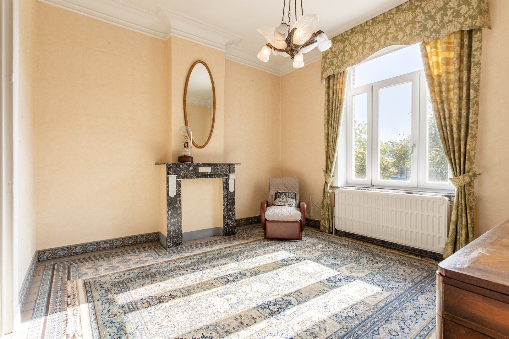 Karaktervolle, te renoveren herenhuis met enorm potentieel te Gooik foto 7