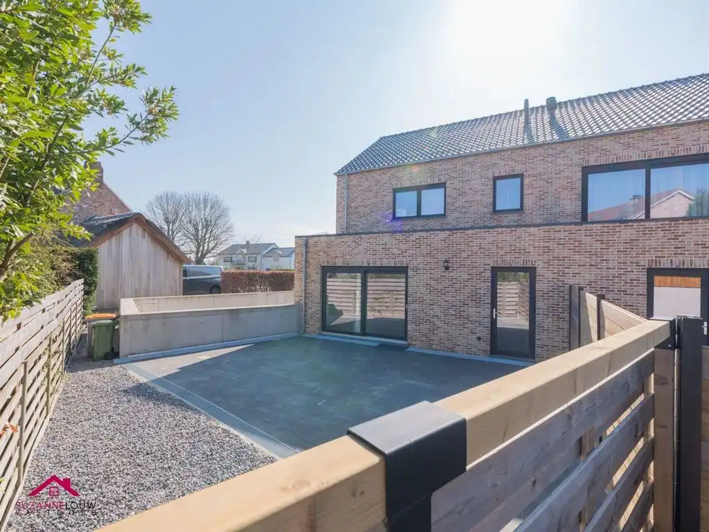 Gelijkvloers appartement met ruim terras foto 4