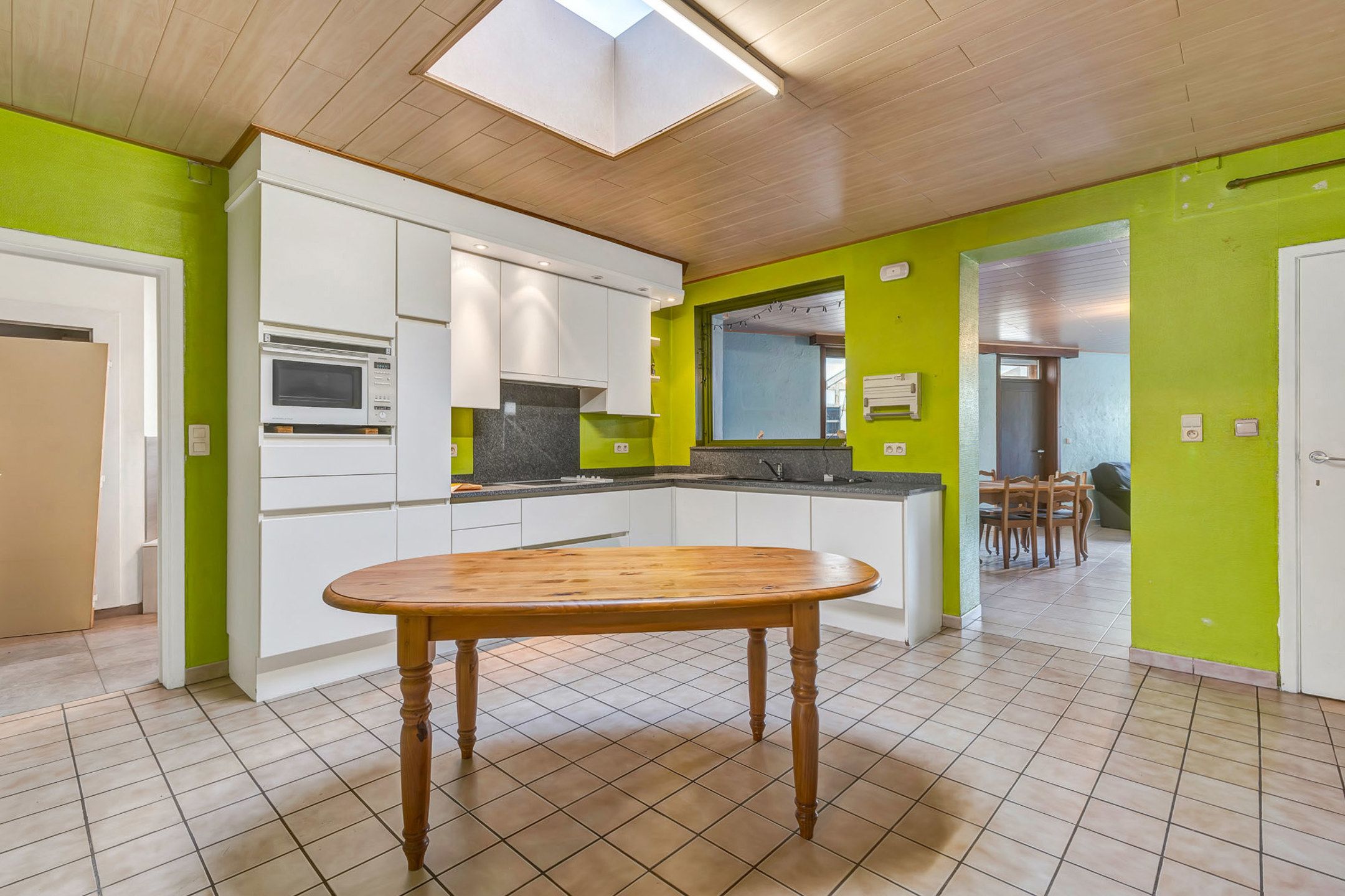 Te renoveren halfopen woning met ruime garage en grote tuin  foto 6