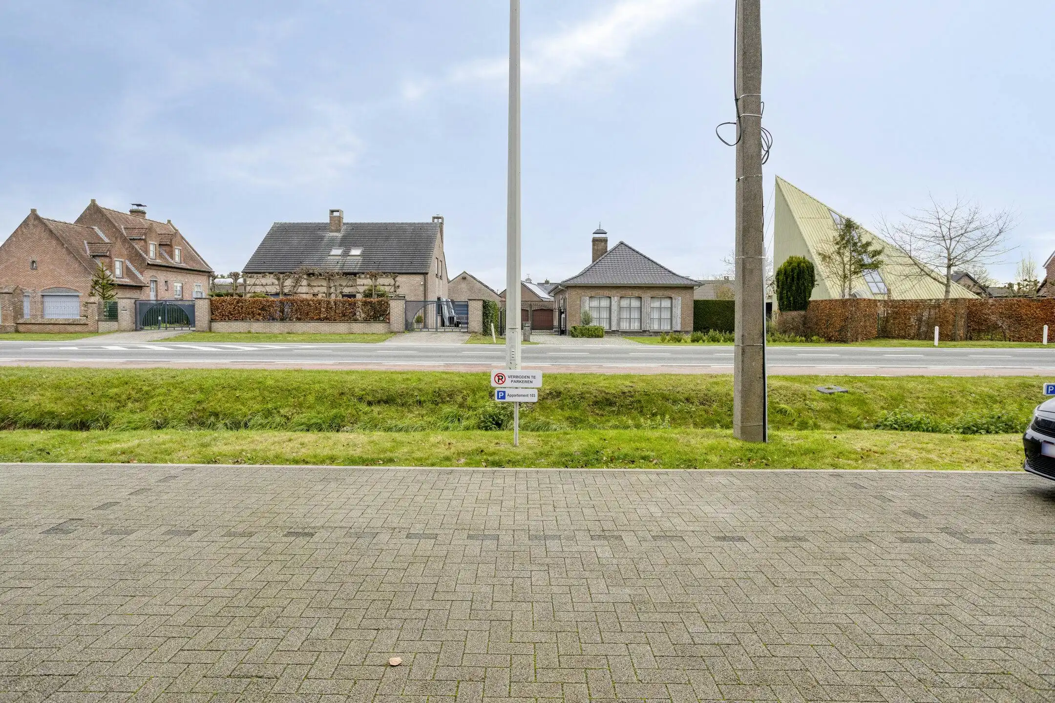 Appartement met 3 slaapkamers, garage en autostaanplaats te koop in Waarschoot foto 34