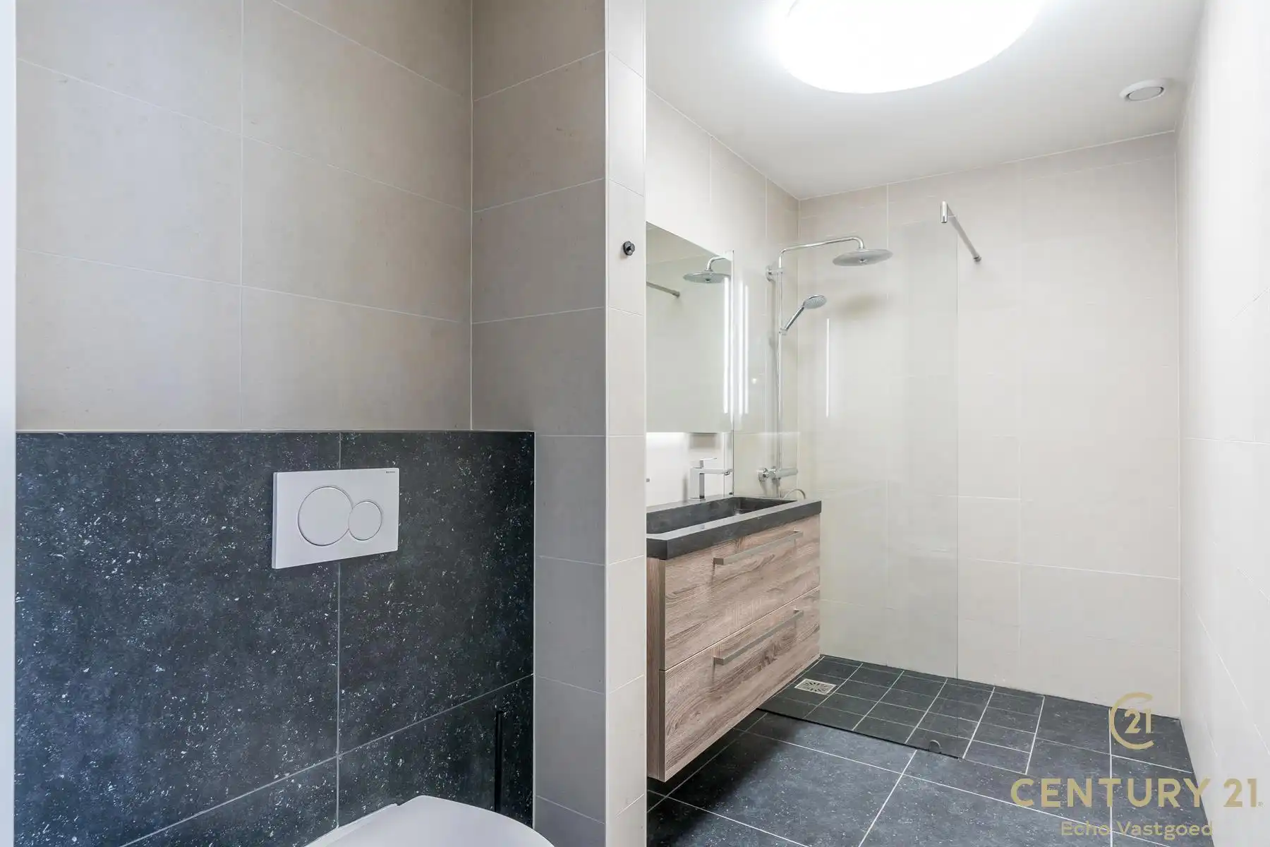 Luxe 2-slaapkamerappartement te huur op toplocatie foto 10