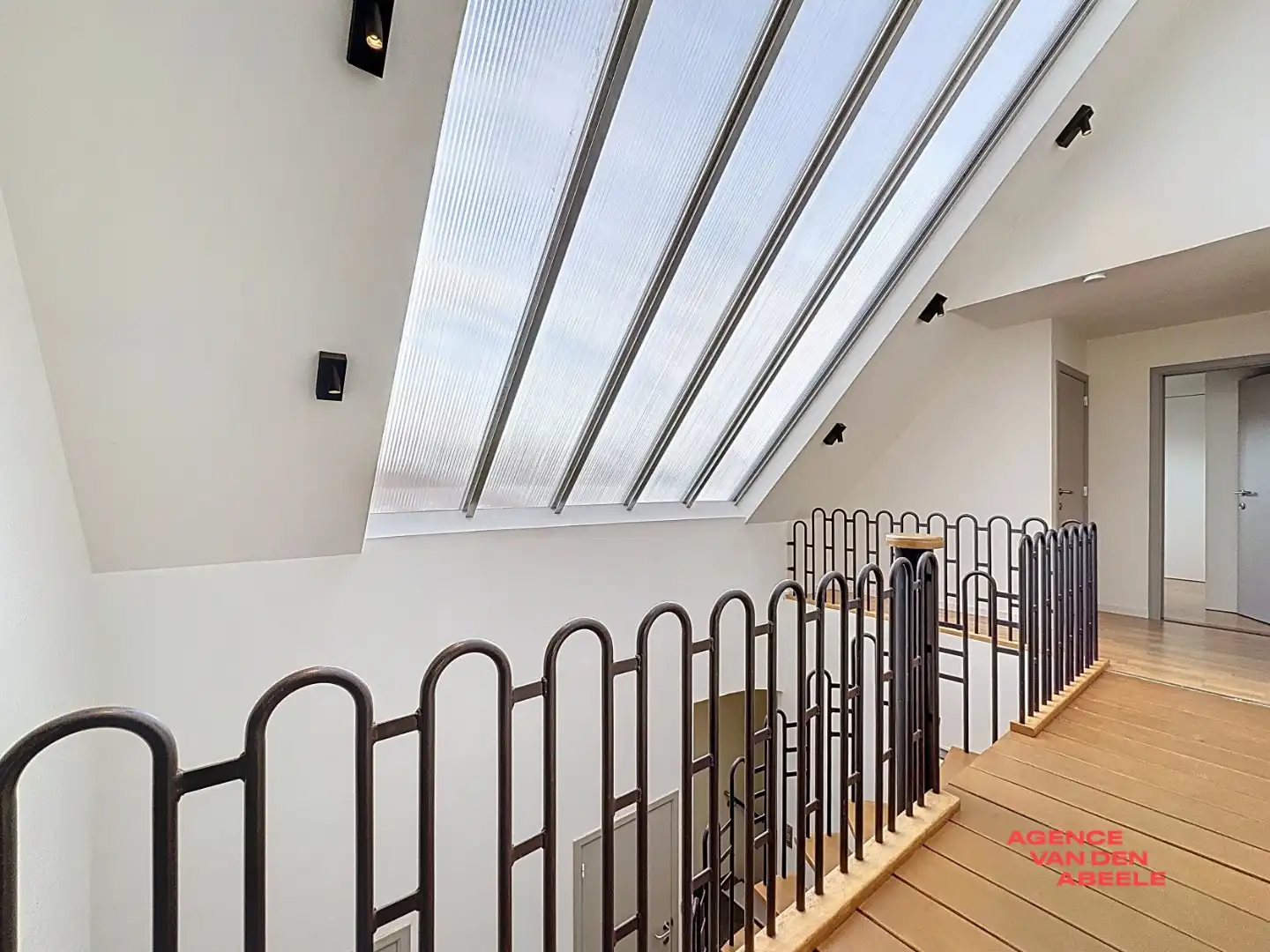 Ruim duplexappartement met 3 slaapkamers en terras foto 14