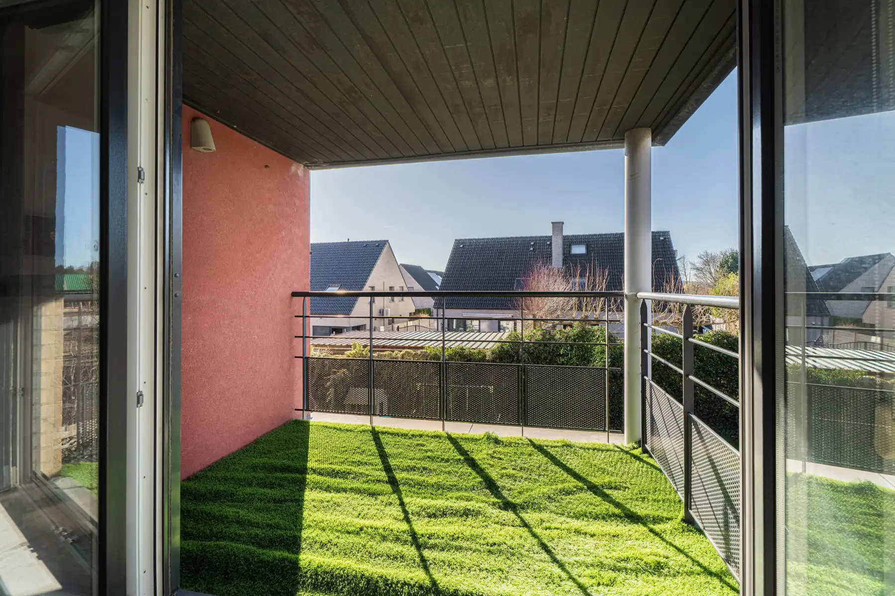 Ruim instapklaar duplex appartement te Sint-Pieters-Leeuw foto 4