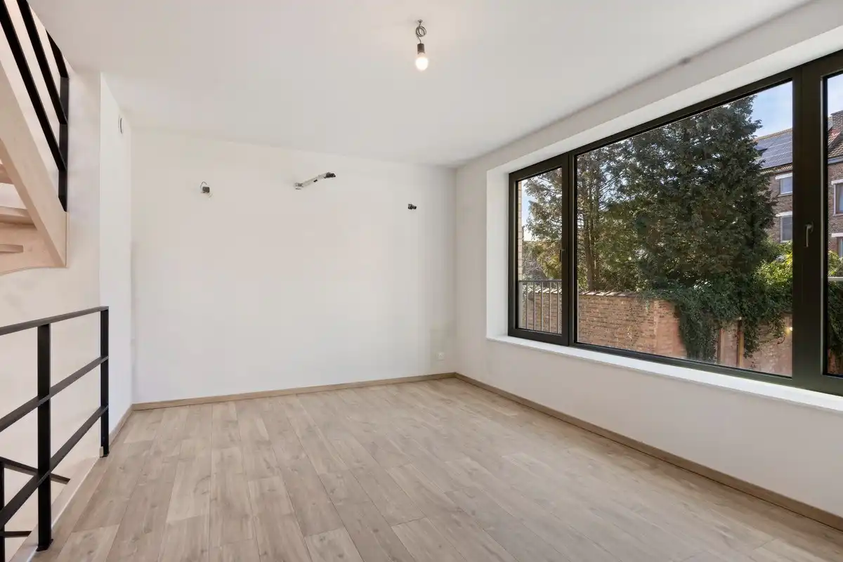 Instapklare woning met zeer goede afwerking, 3 slaapkamers, 3 badkamers, tuin, terras en autostaanplaats in het centrum van Tienen – EPC 27 kWh/m² - bewoonbare  foto 15