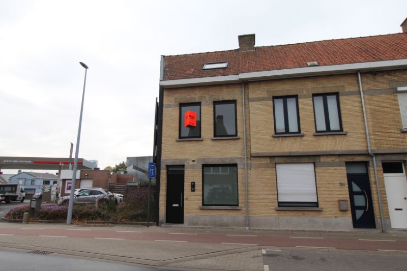 Gerenoveerde woning dichtbij centrum Roeselare foto 17