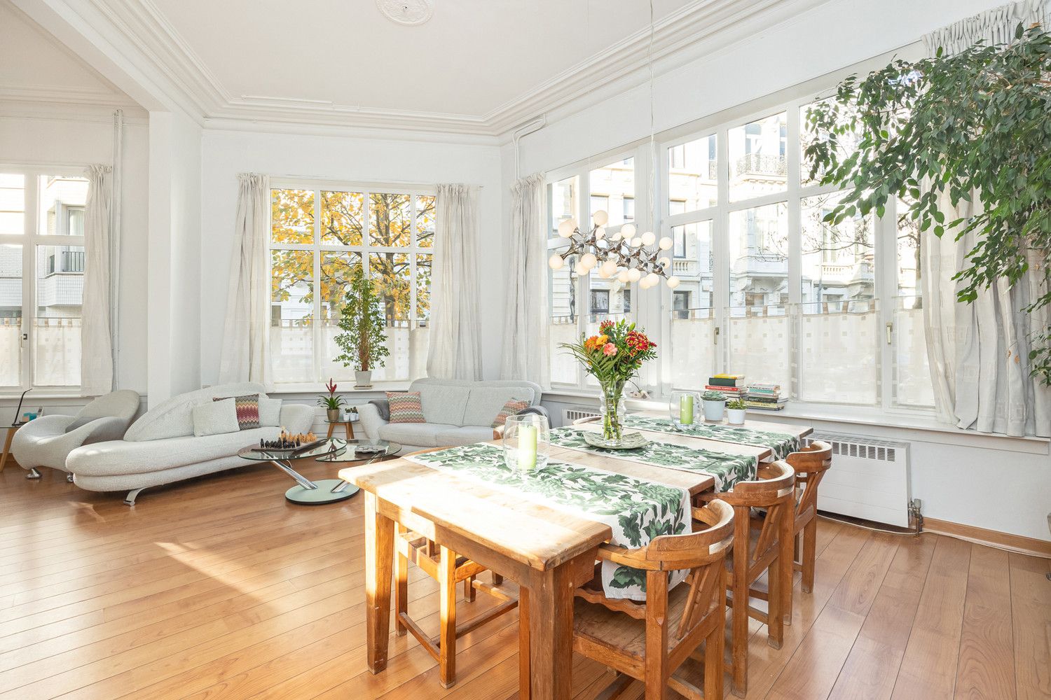 Karaktervolle en lumineuze burgerwoning (262m²) met aangename buitenruimte op hoeklocatie in hartje Zurenborg foto 8