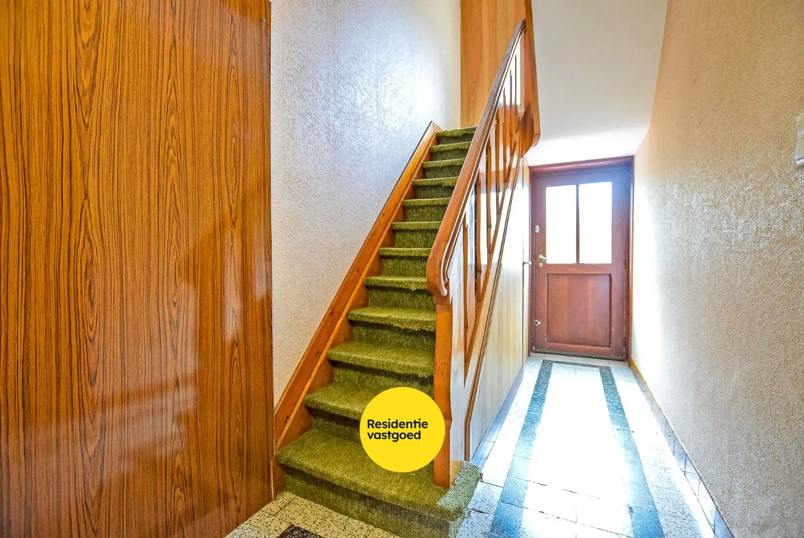 Zeer ruime te renoveren woning met statige gevel op 445 m² met zuid-west georiënteerde tuin. foto 8