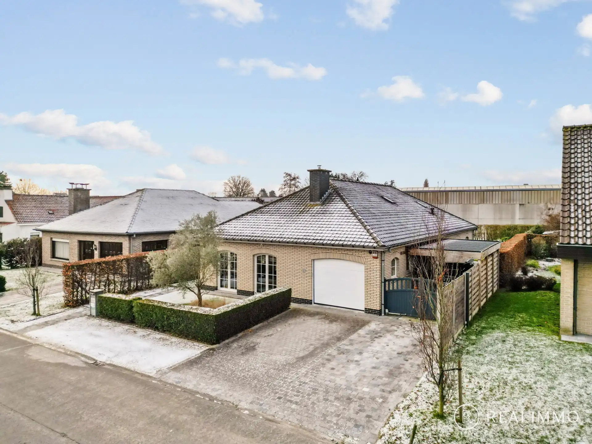 Pure luxe en ruimte op topligging in Waregem foto {{pictureIndex}}