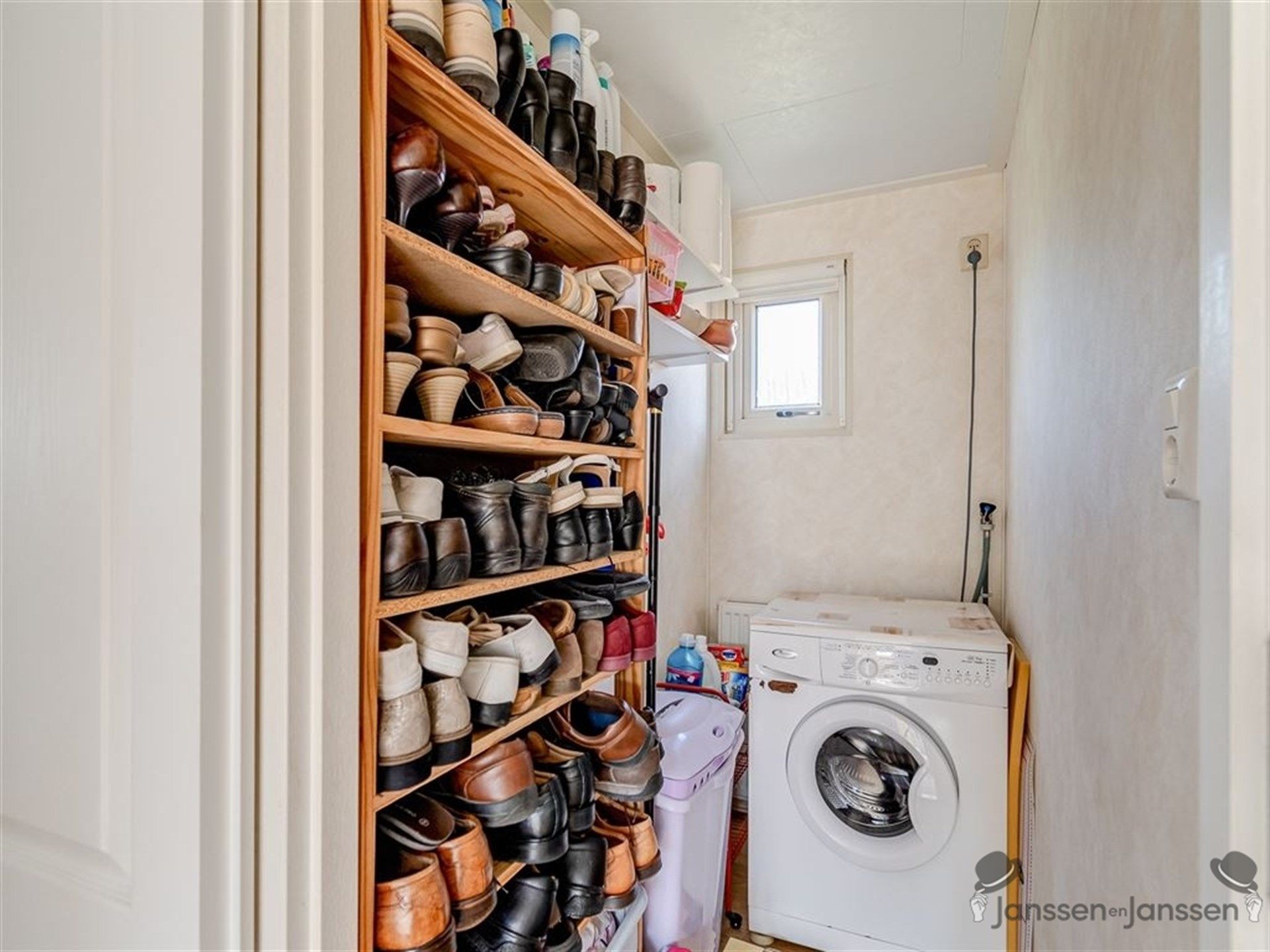 Rustig gelegen bungalow met tuintje - permanente bewoning toegestaan! foto 8