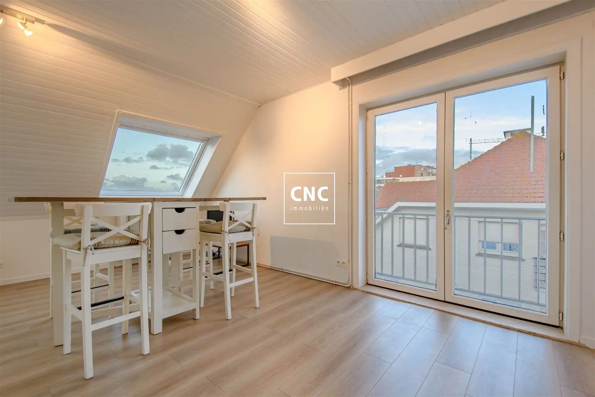 Instapklaar dakappartement in een mooie villa-residentie foto 3