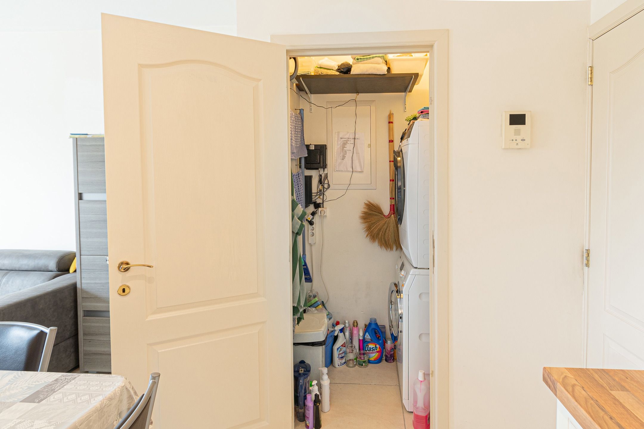 Instapklaar 1-slaapkamerappartement met garage foto 10