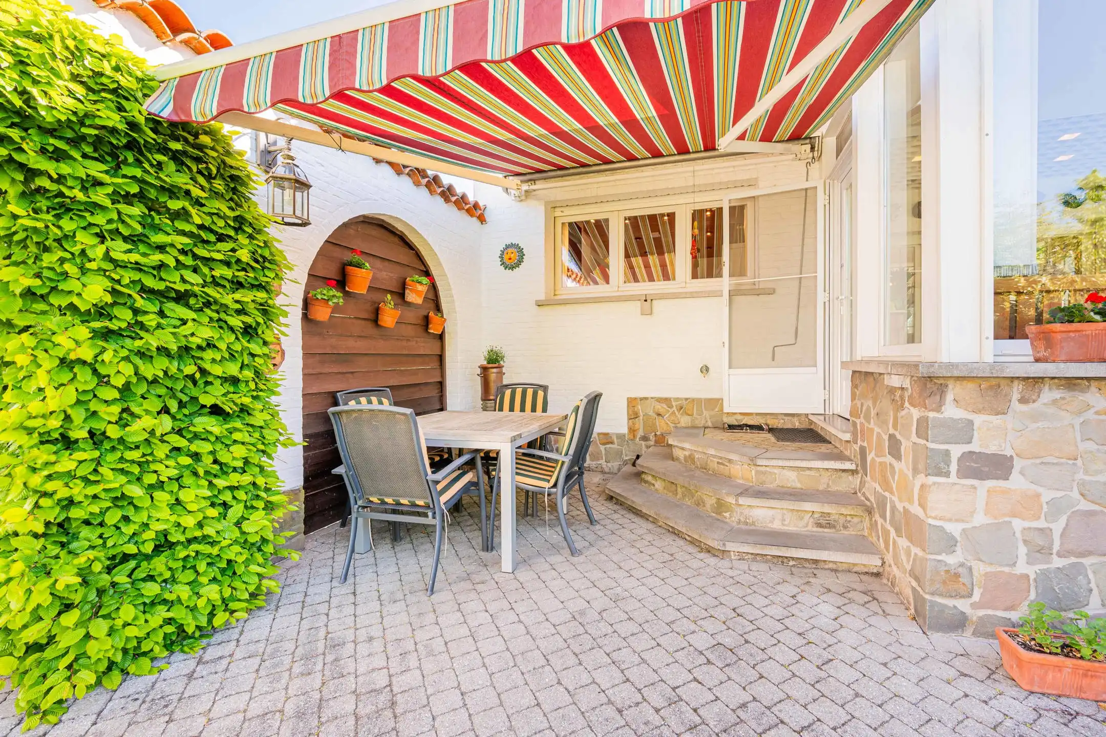 Charmante villa met 4 slaapkamers romantische tuin en garage foto 2