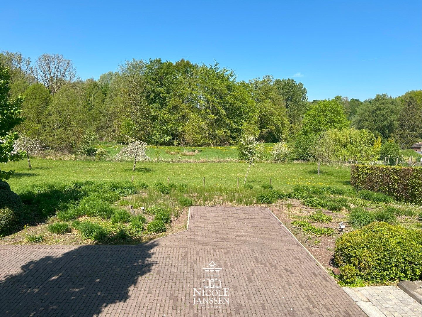 Zeer moderne en luchtige woning  foto 29