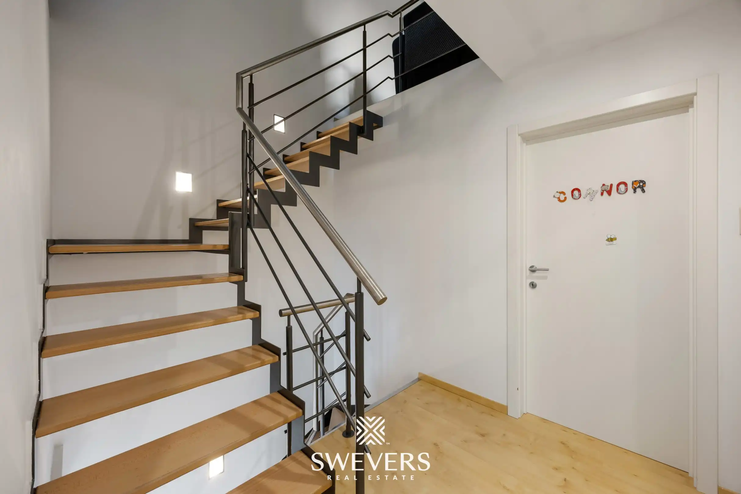 Ruime woning met 5 slaapkamers en binnenzwembad foto 10