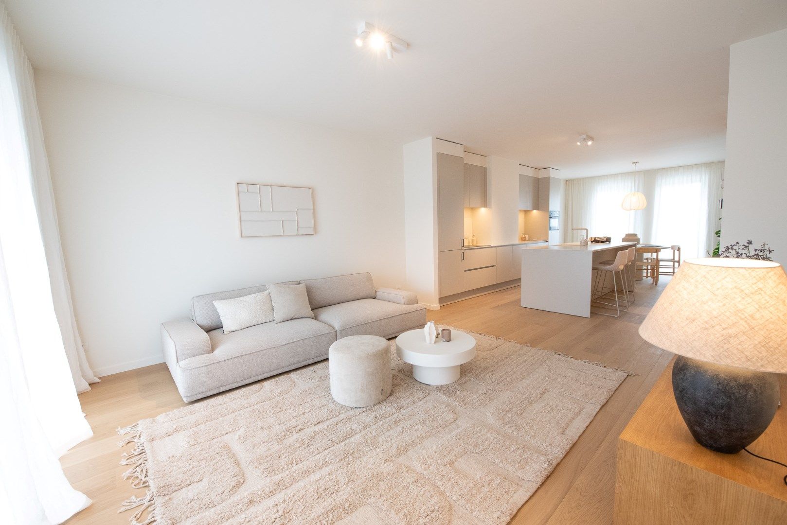 Mooi nieuwbouwappartement met terrassen voor- en achteraan foto 2
