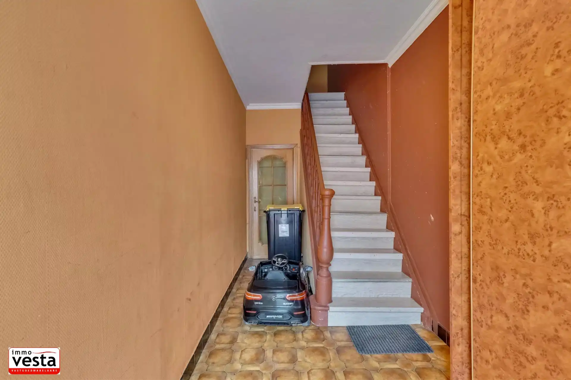 Investeringspand met winkel en appartement foto 12