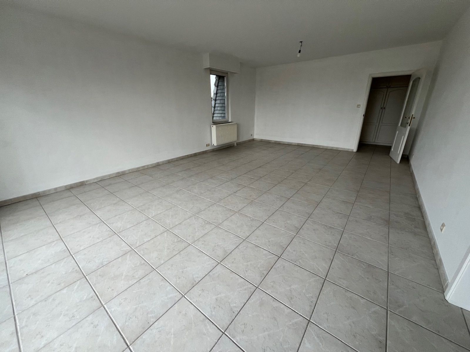 App met 2 slpk, bureau, terras en parking foto 7