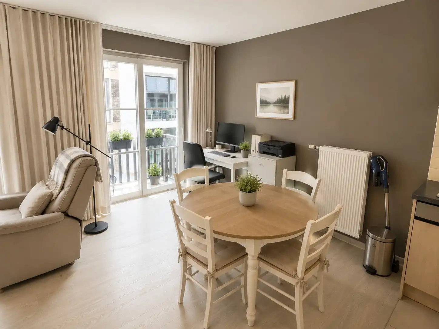 Appartement met 2 slaapkamers op toplocatie in De Haan centrum. foto 3