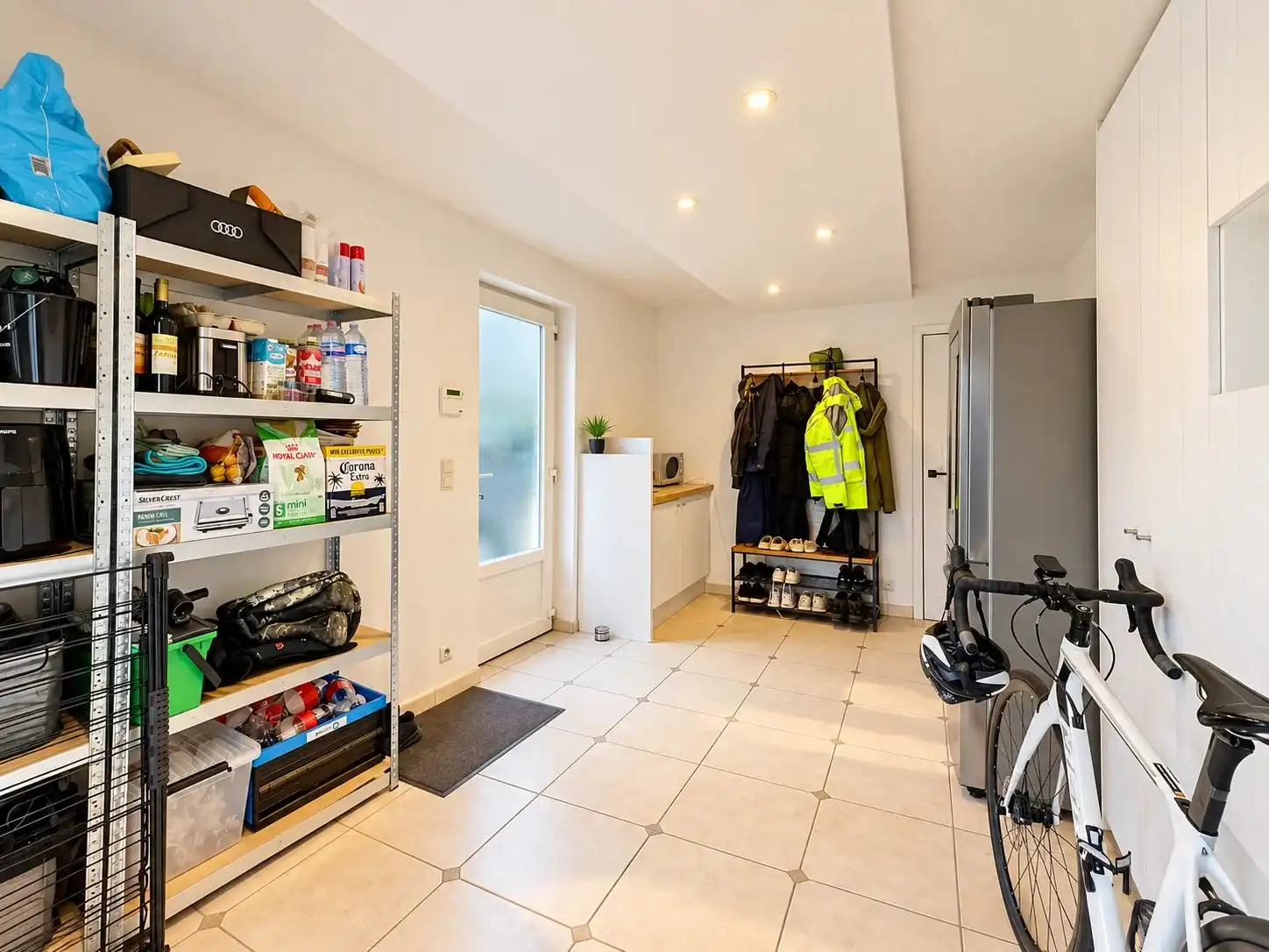 Instapklare woning met 4 slaapkamers op een mooi perceel. foto 14