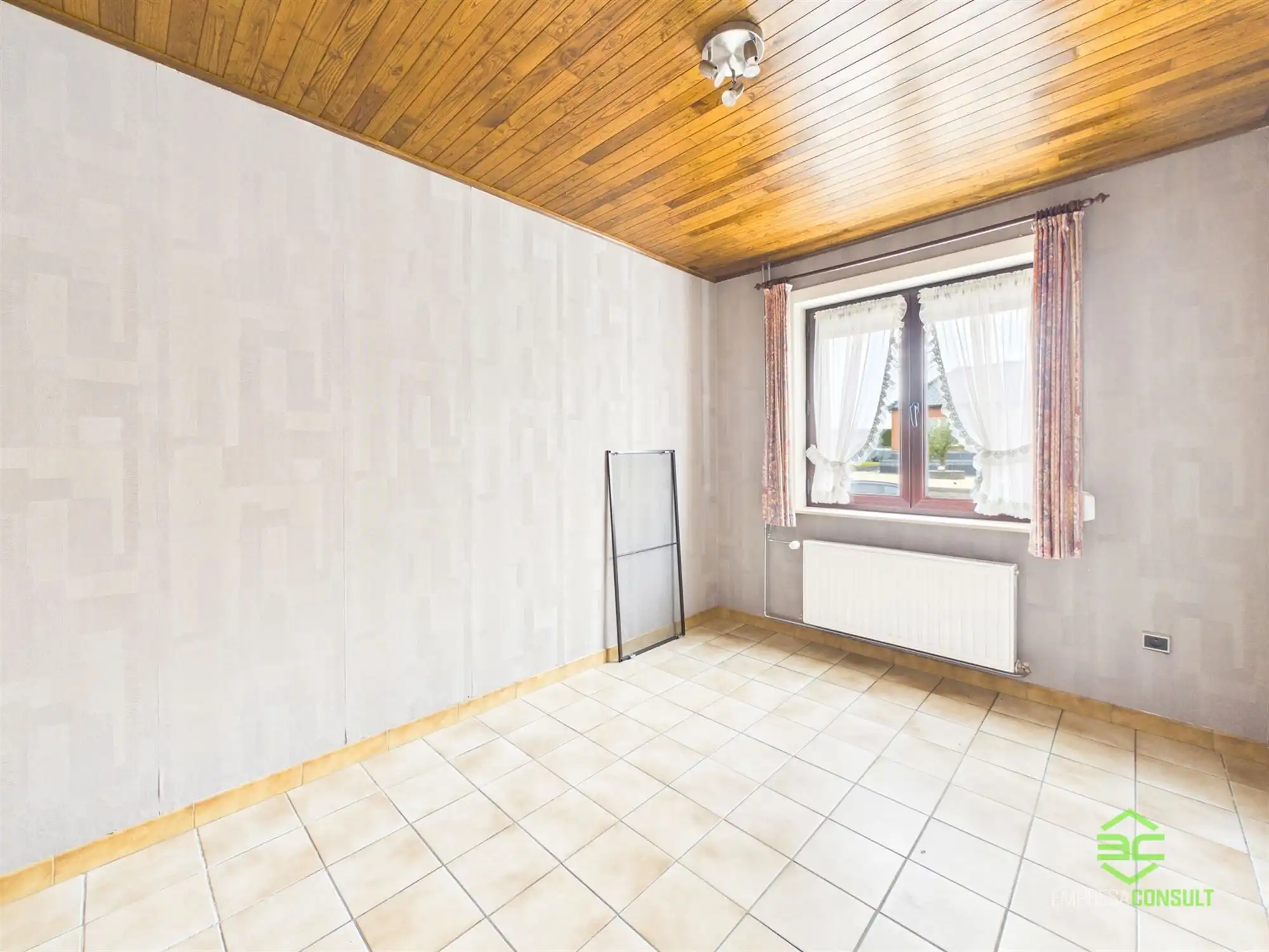 Gelijkvloerse woning met 2 slpk in Runkelen! foto 12