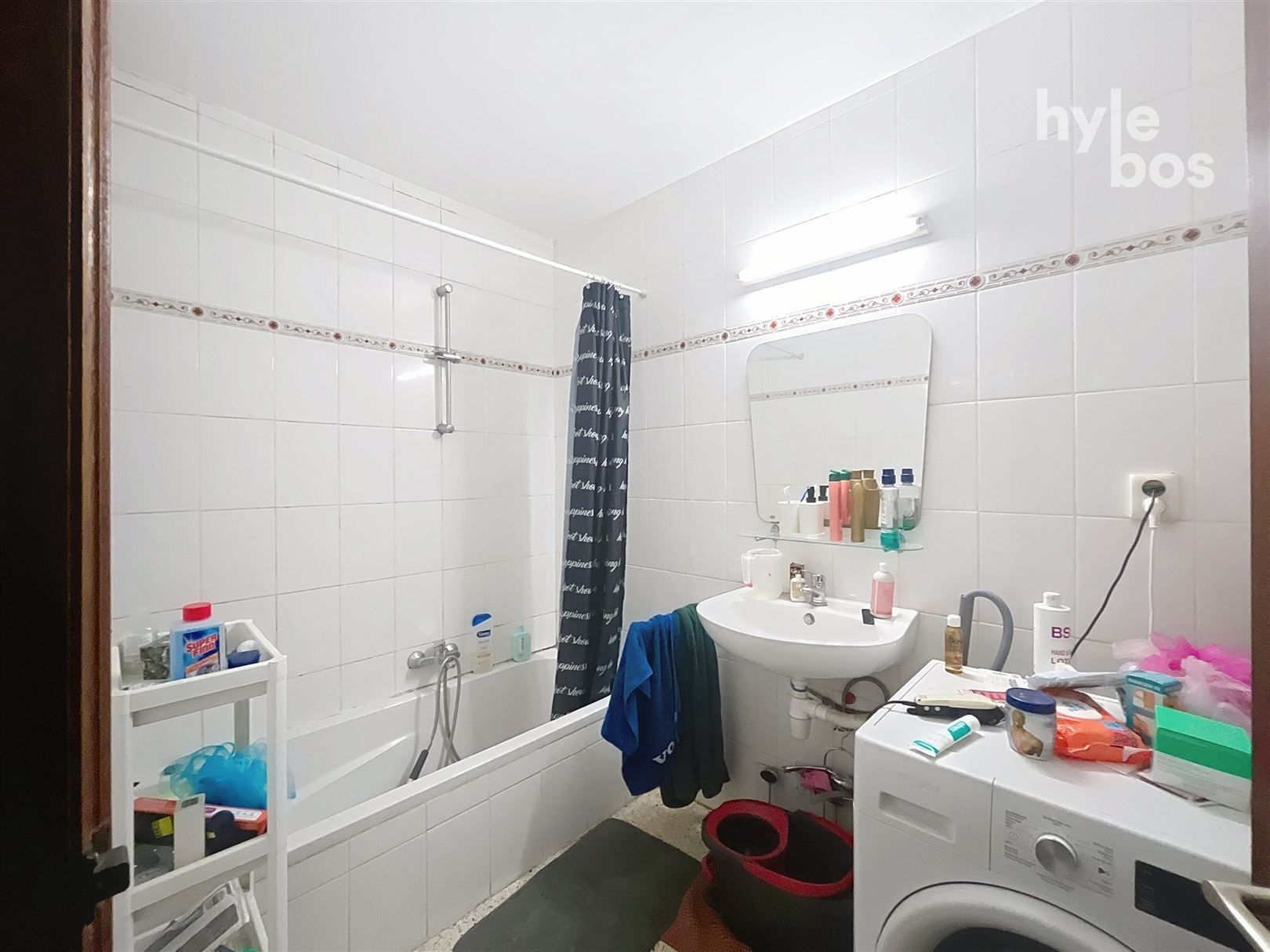 Centraal gelegen 2 slaapkamer appartement met garage foto 7