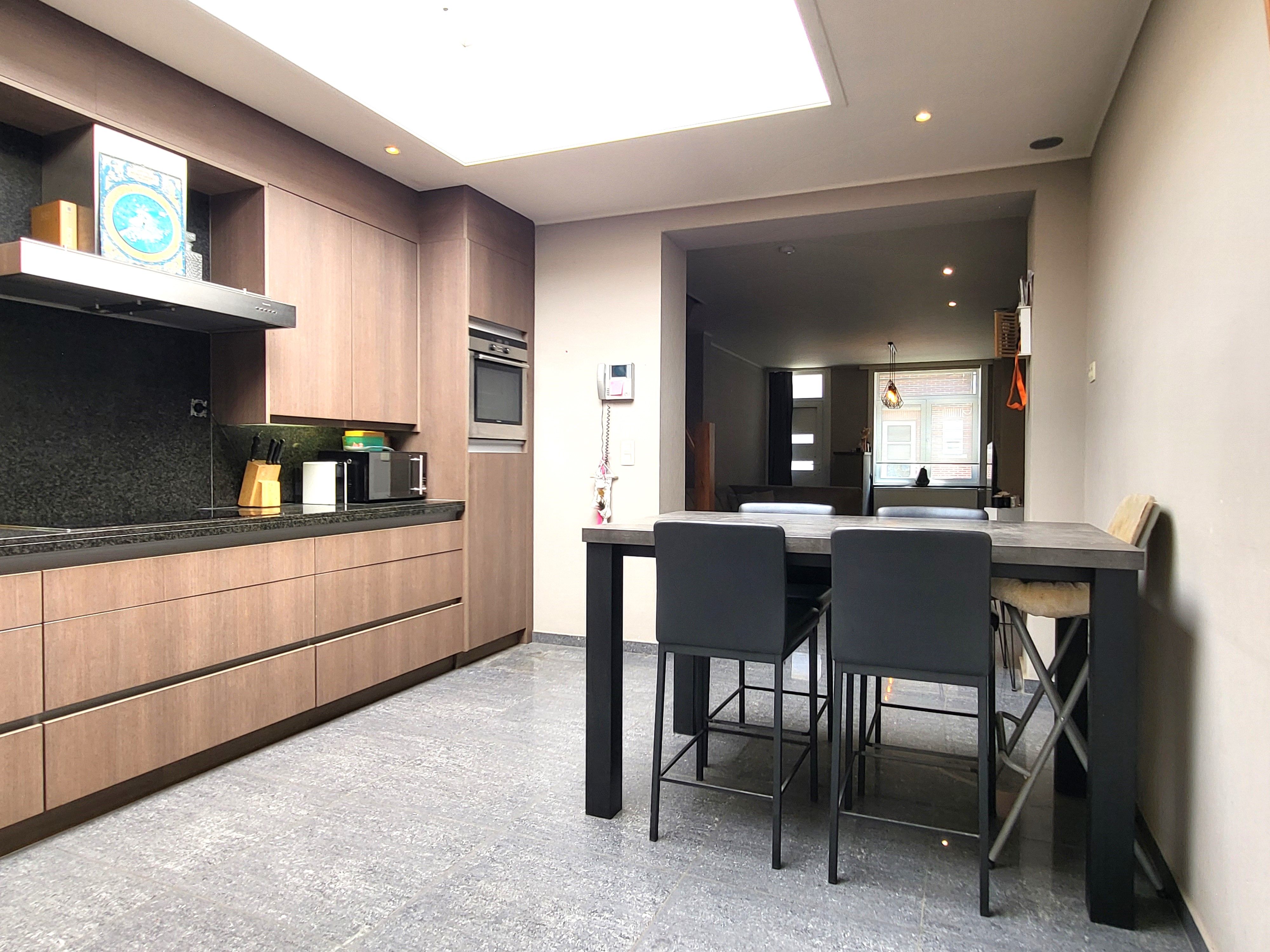 Charmant gerenoveerde woning v 2007-09 op 130m² met zuidgericht terras, rustige ligging.  foto 12