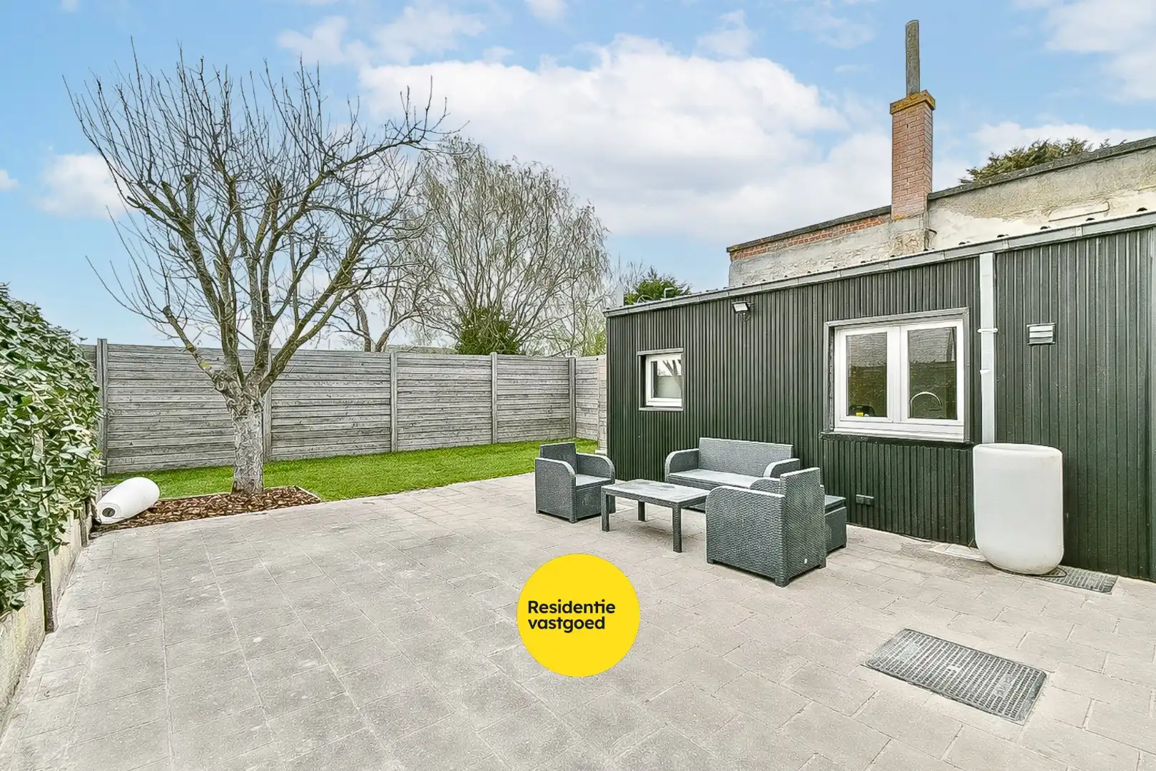 Instapklare woning met 3 ruime slaapkamers en zonnige achtertuin nabij centrum Gistel foto 3