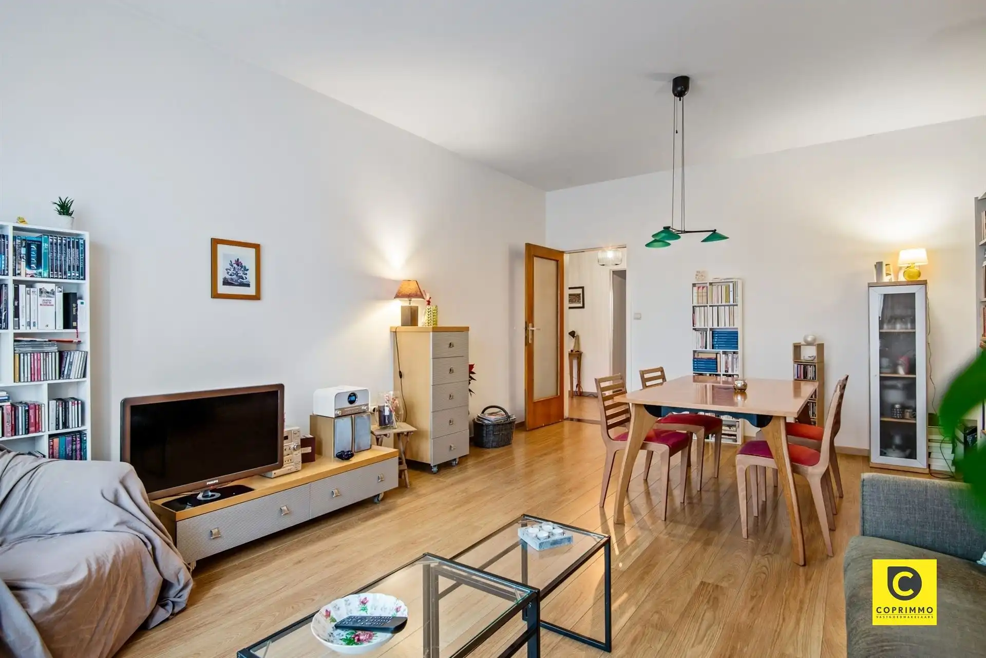 Lichtrijk 2 slpk app met 2 terrassen te Pulhof! foto 4