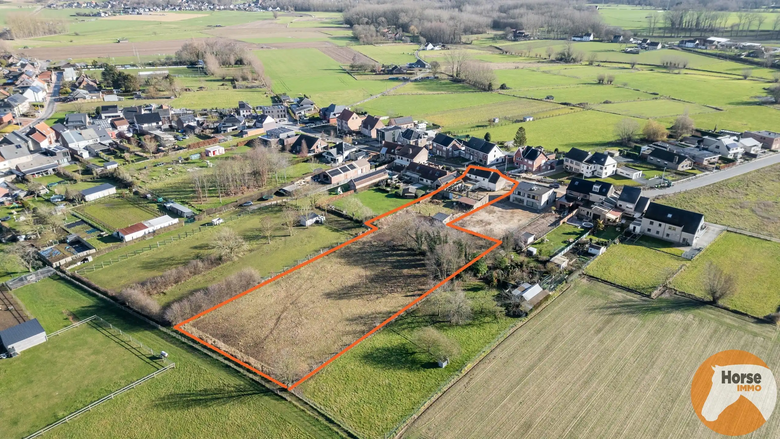 Hoofdfoto van de publicatie: BAMBRUGGE – Landelijke woning met weide en schuur 