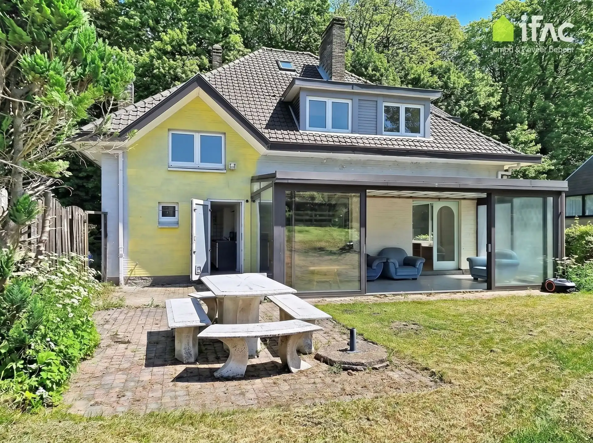 Prachtige te renoveren villa met ZW-gerichte tuin  foto 12