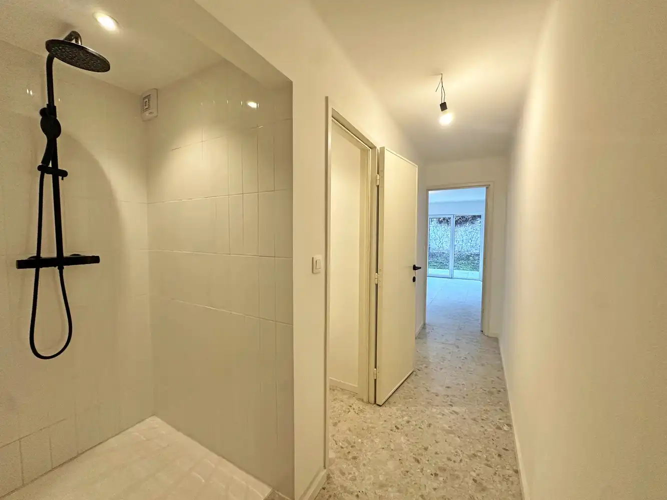 Gelijkvloers kantoor met aparte keuken en tuin in Antwerpen! foto 10