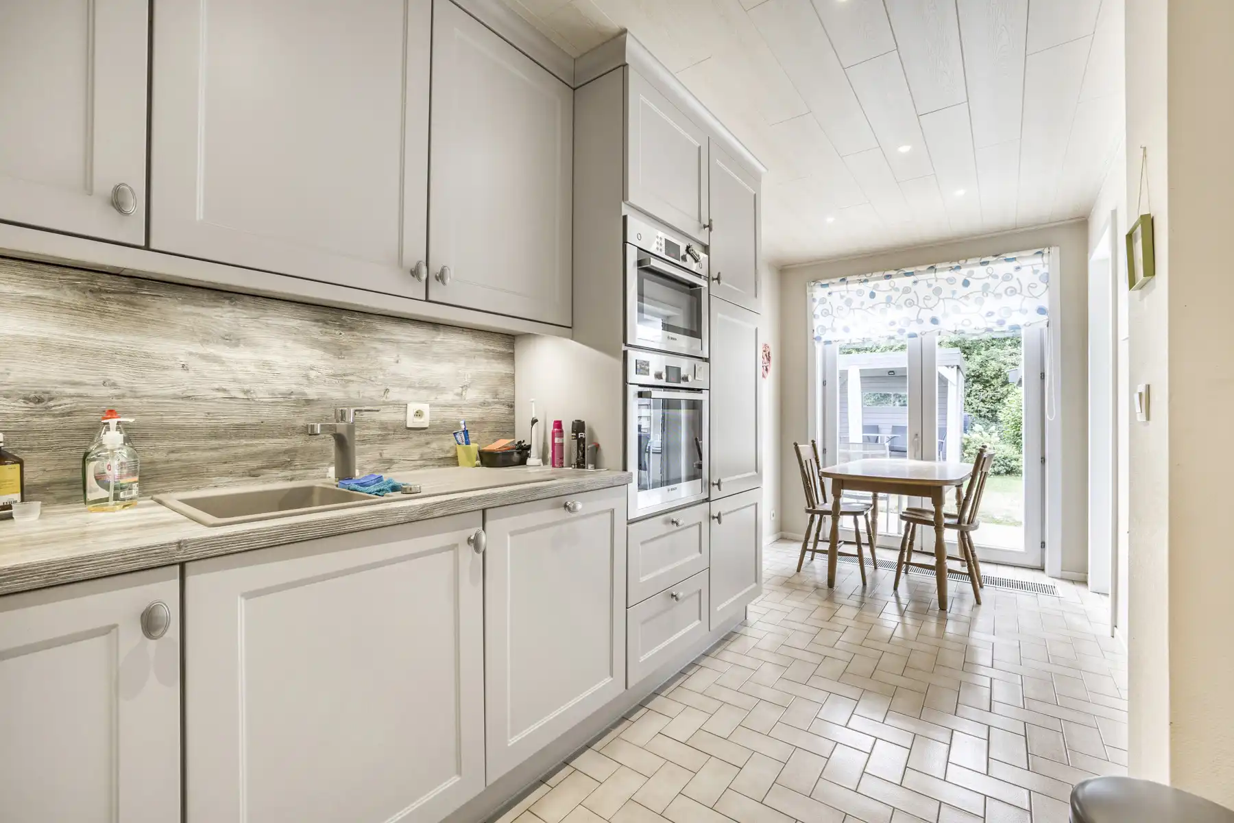 Woning met 3 slaapkamers, tuin en garage foto 8