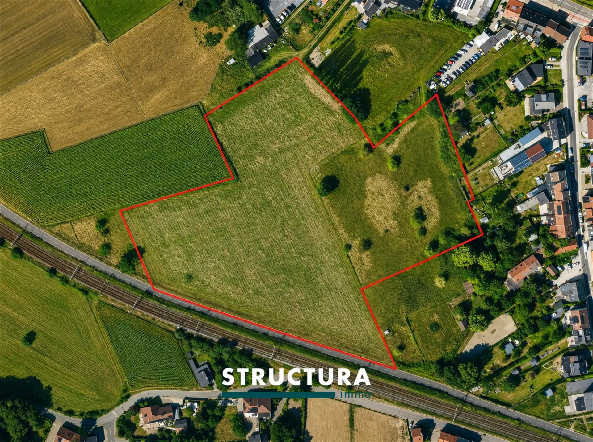 Landbouwgrond van 2,5 hectare foto {{pictureIndex}}