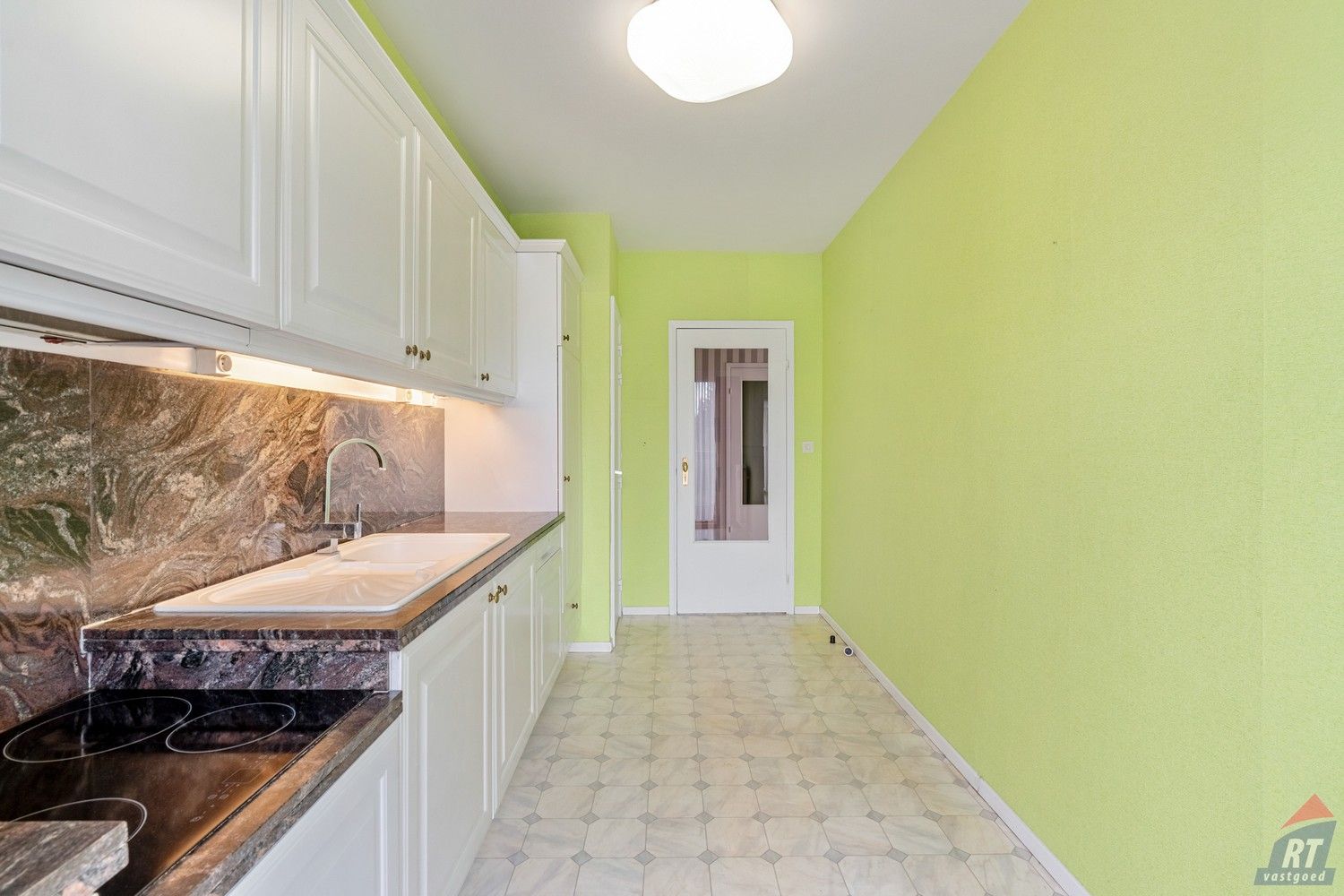 Gunstig gelegen appartement met 2 slaapkamers en een autostaanplaats foto 8