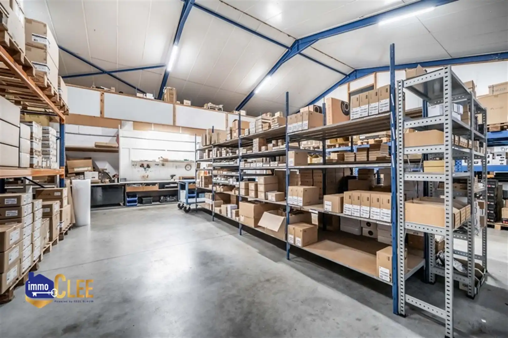 Uniek combinatiepand met conciergewoning en bedrijfshal in KMO-zone Sint-Truiden foto 26