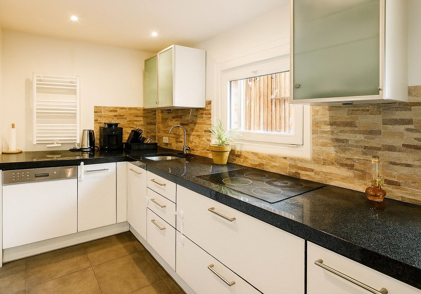 Klaar om te betrekken: Moderne stadswoning met tuin te koop in Sint-Niklaas! foto 5