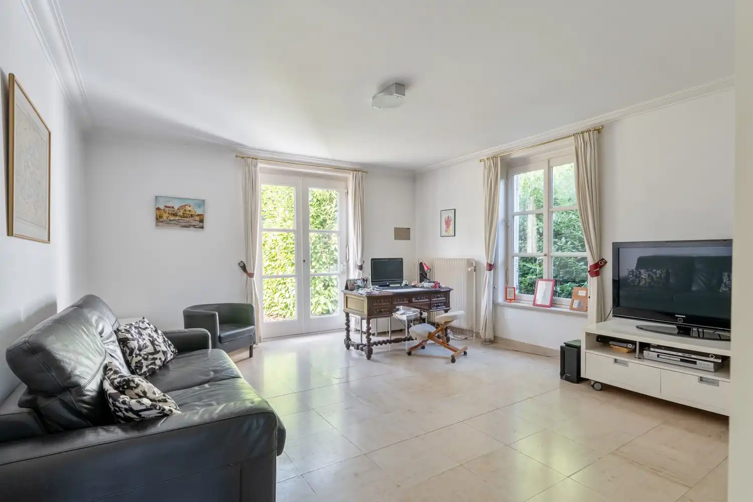 Residentieel gelegen villa met 4-5 ruime slaapkamers/bureau , 2 badkamers, 2 garages en een tuin op een perceel van 11a 71ca te Winksele gemeente Herent. foto 9