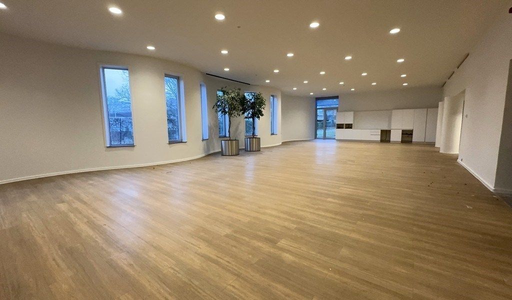 Vernieuwde kantoren te huur in Crepain gebouw aan Zuiderpoort in Gent foto 3