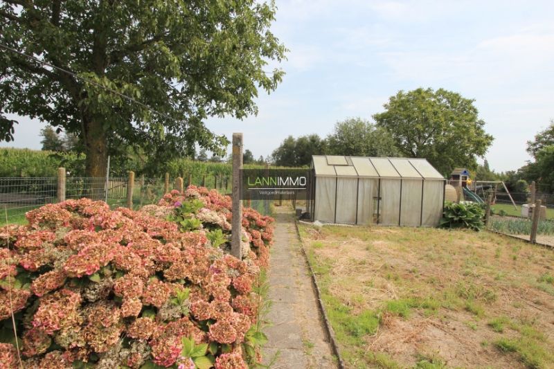 Halfopen huis met 3 slaapkamers en leuke tuin foto 19