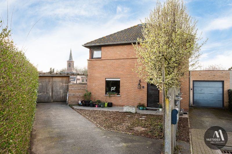 Woning op 591m² met 3 slaapkamers centrum Kleit foto {{pictureIndex}}