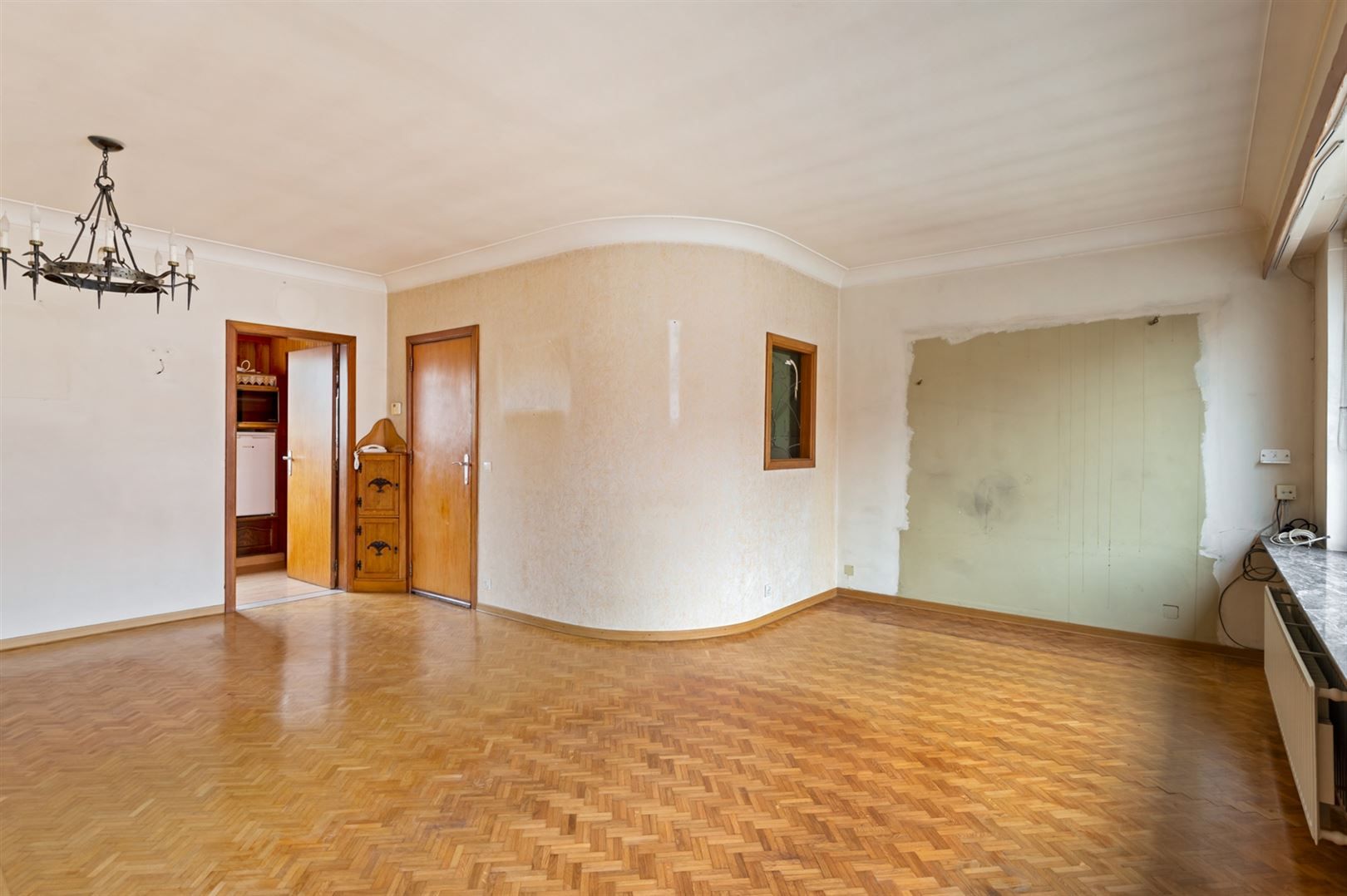 Te renoveren bel-étagewoning met zonnige tuin. foto 4