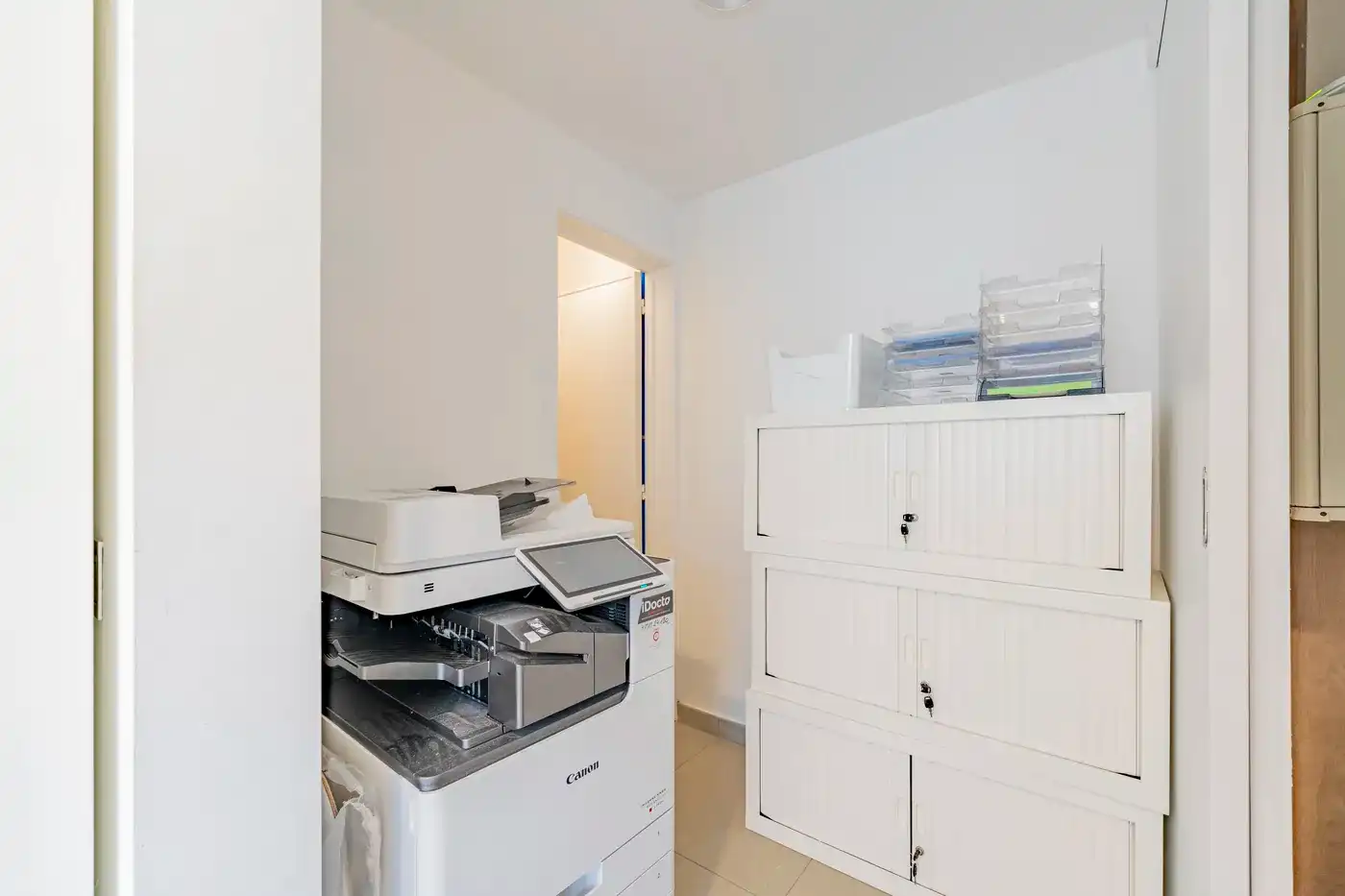 Veelzijdig handelspand/kantoor op uitstekende locatie in Beernem foto 11