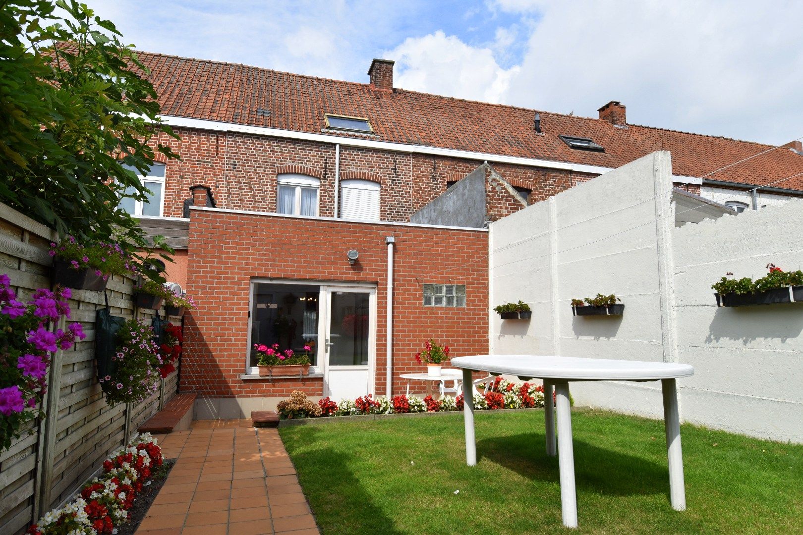  Rijwoning met 3 slaapkamers, garage en tuin te koop in Gullegem foto 15