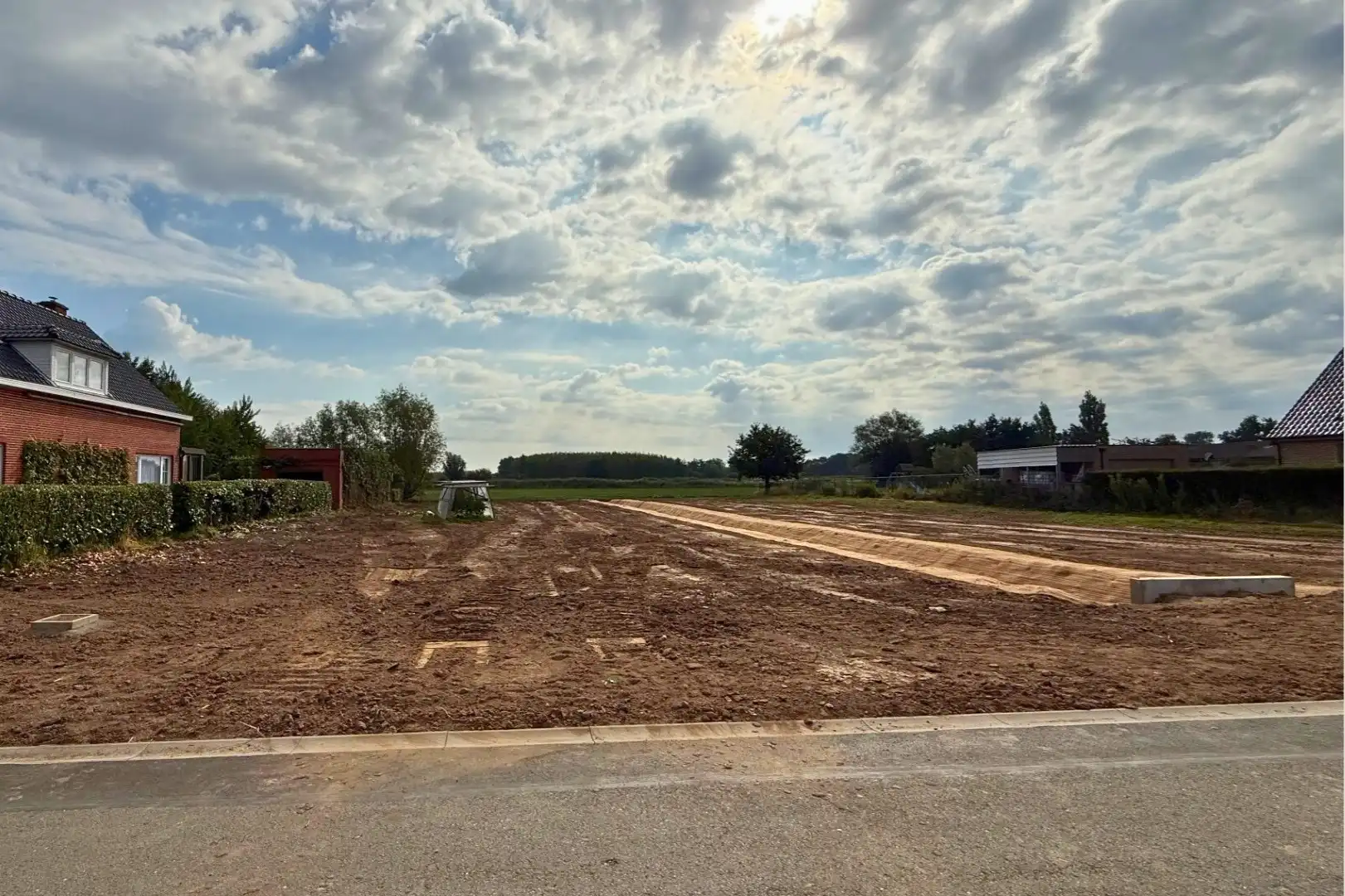 Twee uitzonderlijke villapercelen te koop in Stekene foto 2